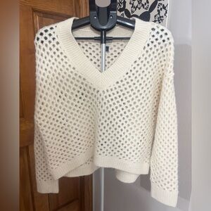 Universal Thread Cream V-Neck Sweater